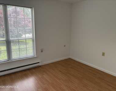 21 Newbury Row - Photo Thumbnail 20