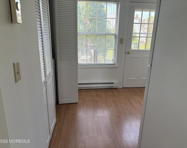 21 Newbury Row - Photo Thumbnail 11