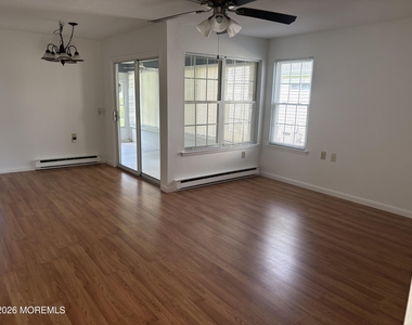 21 Newbury Row - Photo Thumbnail 8