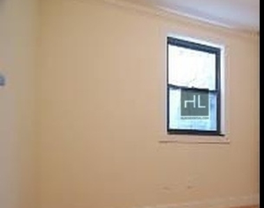 Mulberry St. - Photo Thumbnail 1