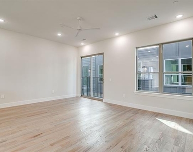 300 Foch Street - Photo Thumbnail 12