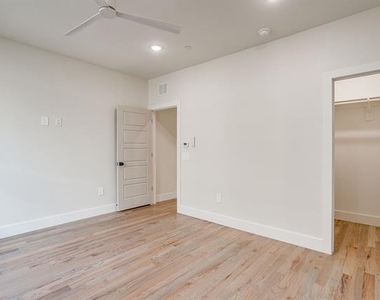 300 Foch Street - Photo Thumbnail 23