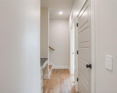 300 Foch Street - Photo Thumbnail 21