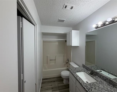 738 Bluebonnet Drive - Photo Thumbnail 3