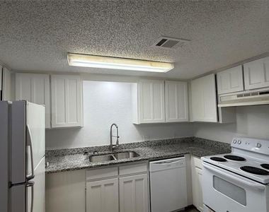 738 Bluebonnet Drive - Photo Thumbnail 1