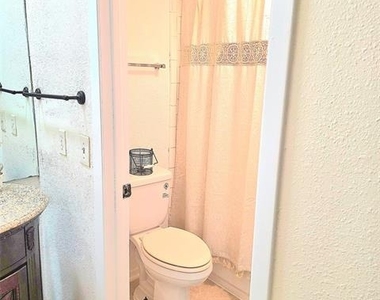 11805 Leisure Drive - Photo Thumbnail 10