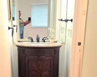 11805 Leisure Drive - Photo Thumbnail 9