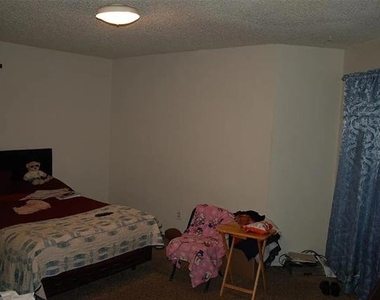 9815 Walnut Street - Photo Thumbnail 6
