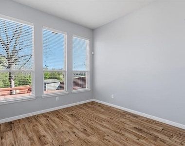 4114 Lee Hutson Drive - Photo Thumbnail 16