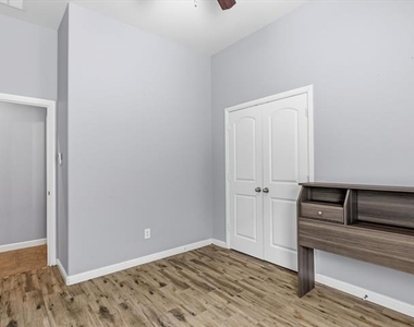 4114 Lee Hutson Drive - Photo Thumbnail 27