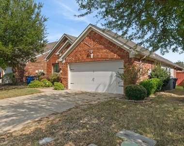 4114 Lee Hutson Drive - Photo Thumbnail 3