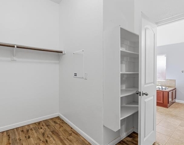 4114 Lee Hutson Drive - Photo Thumbnail 23