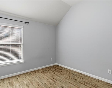 4114 Lee Hutson Drive - Photo Thumbnail 25