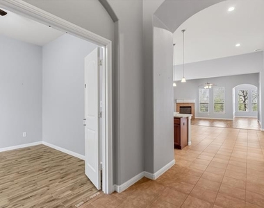4114 Lee Hutson Drive - Photo Thumbnail 5