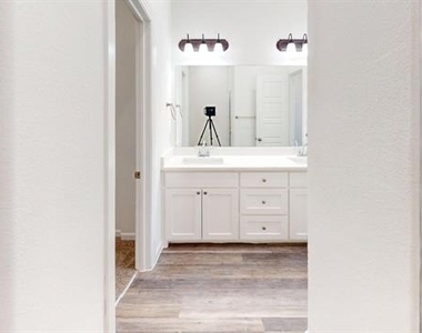 285 Buck Ridge Drive - Photo Thumbnail 16