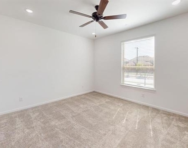 285 Buck Ridge Drive - Photo Thumbnail 12