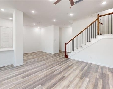285 Buck Ridge Drive - Photo Thumbnail 5