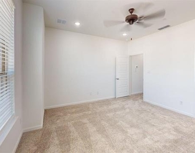 285 Buck Ridge Drive - Photo Thumbnail 9
