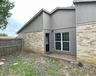 4113 Pepperbush Drive - Photo Thumbnail 10