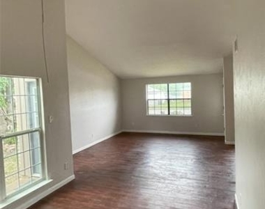 4113 Pepperbush Drive - Photo Thumbnail 8
