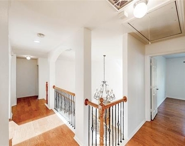 2701 Stone Creek Drive - Photo Thumbnail 28