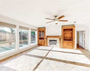 2701 Stone Creek Drive - Photo Thumbnail 11