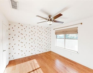 2701 Stone Creek Drive - Photo Thumbnail 26