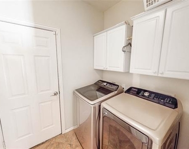 2701 Stone Creek Drive - Photo Thumbnail 34