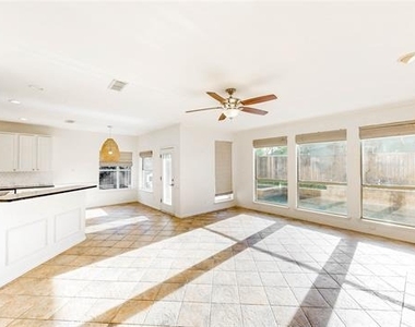 2701 Stone Creek Drive - Photo Thumbnail 14