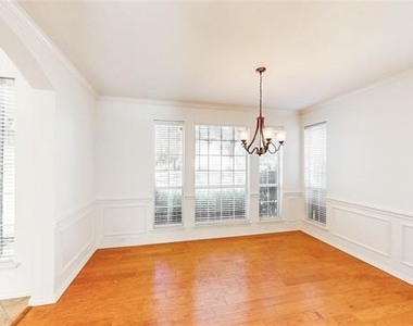 2701 Stone Creek Drive - Photo Thumbnail 6