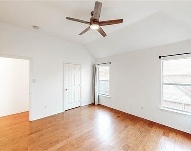 2701 Stone Creek Drive - Photo Thumbnail 23