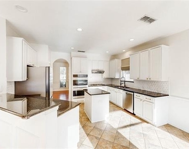 2701 Stone Creek Drive - Photo Thumbnail 10