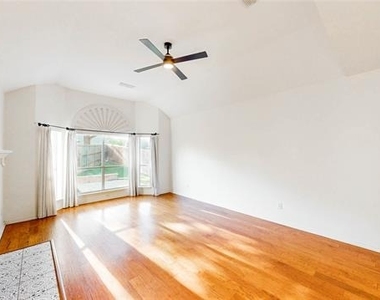 2701 Stone Creek Drive - Photo Thumbnail 15