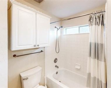 2701 Stone Creek Drive - Photo Thumbnail 30