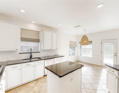 2701 Stone Creek Drive - Photo Thumbnail 7