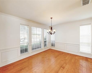 2701 Stone Creek Drive - Photo Thumbnail 5