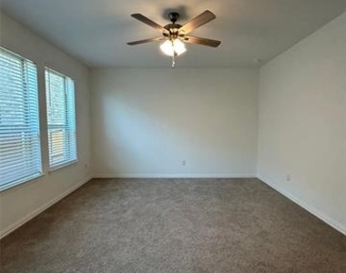 1448 Sun Garden Way - Photo Thumbnail 8