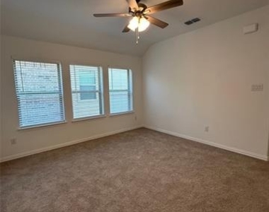 1448 Sun Garden Way - Photo Thumbnail 7