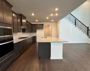 1448 Sun Garden Way - Photo Thumbnail 2