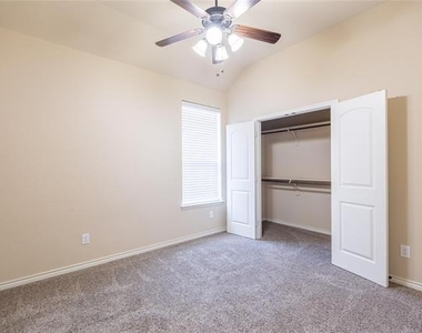 637 Peach Lane - Photo Thumbnail 19