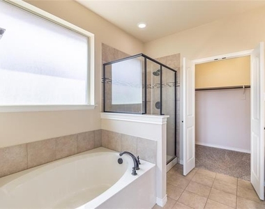 637 Peach Lane - Photo Thumbnail 12