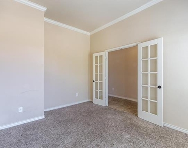 637 Peach Lane - Photo Thumbnail 8