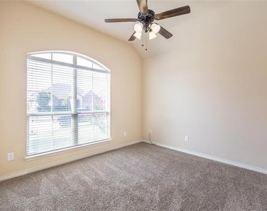 637 Peach Lane - Photo Thumbnail 17