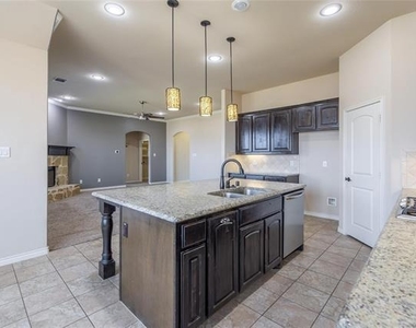 637 Peach Lane - Photo Thumbnail 6