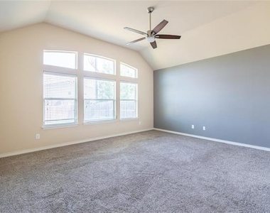 637 Peach Lane - Photo Thumbnail 9