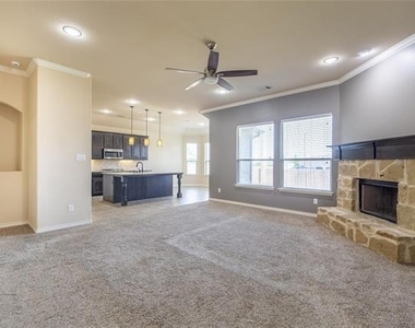 637 Peach Lane - Photo Thumbnail 2