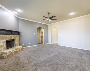 637 Peach Lane - Photo Thumbnail 4