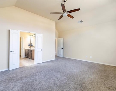 637 Peach Lane - Photo Thumbnail 11