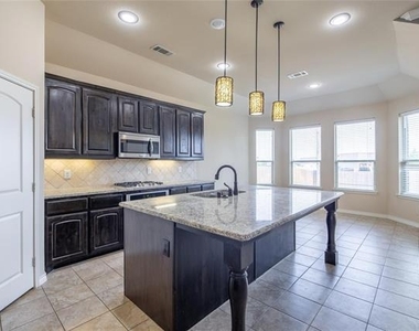 637 Peach Lane - Photo Thumbnail 7