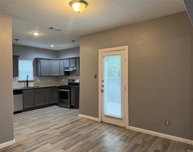 7315 Toland Street - Photo Thumbnail 3